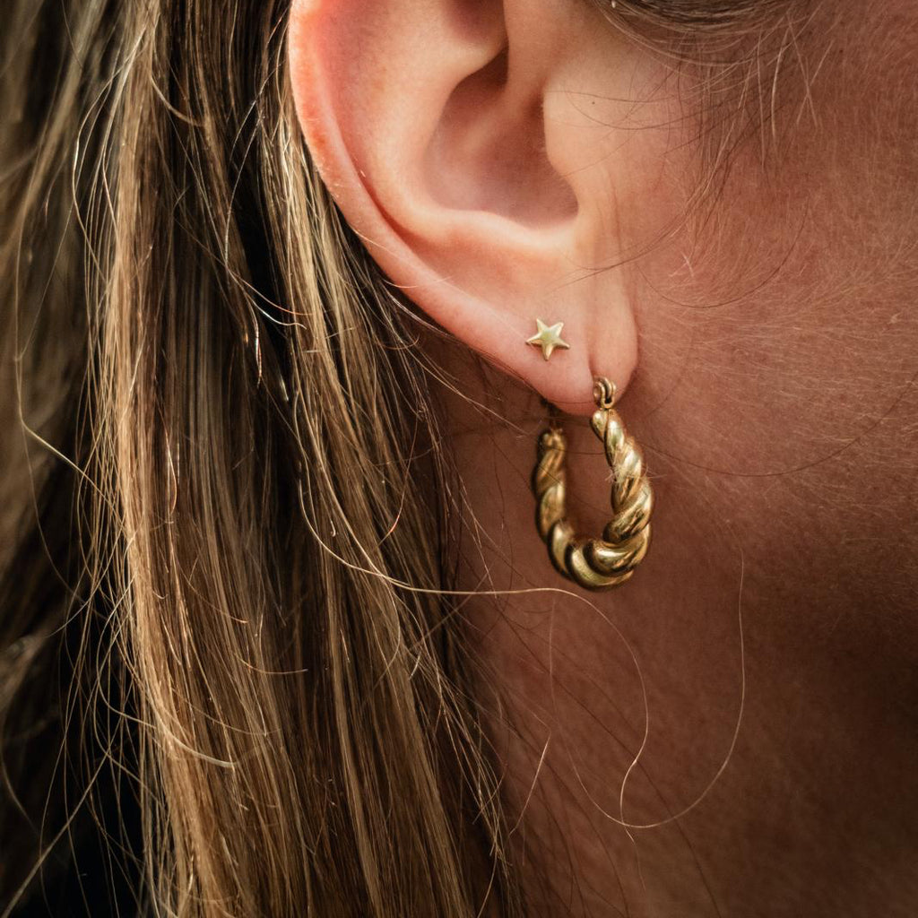 The Basics - Hoop With A Twist - Goud