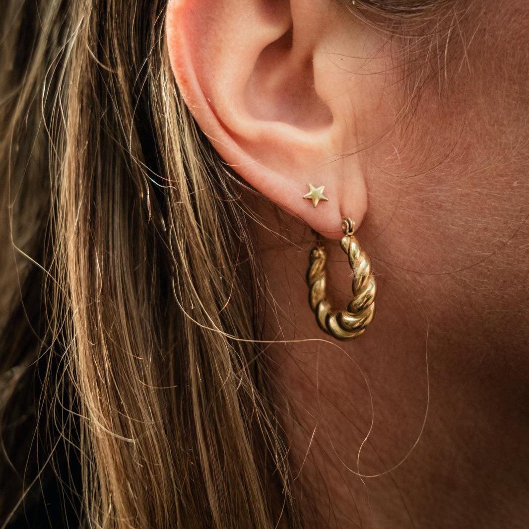 The Basics - Hoop With A Twist - Goud