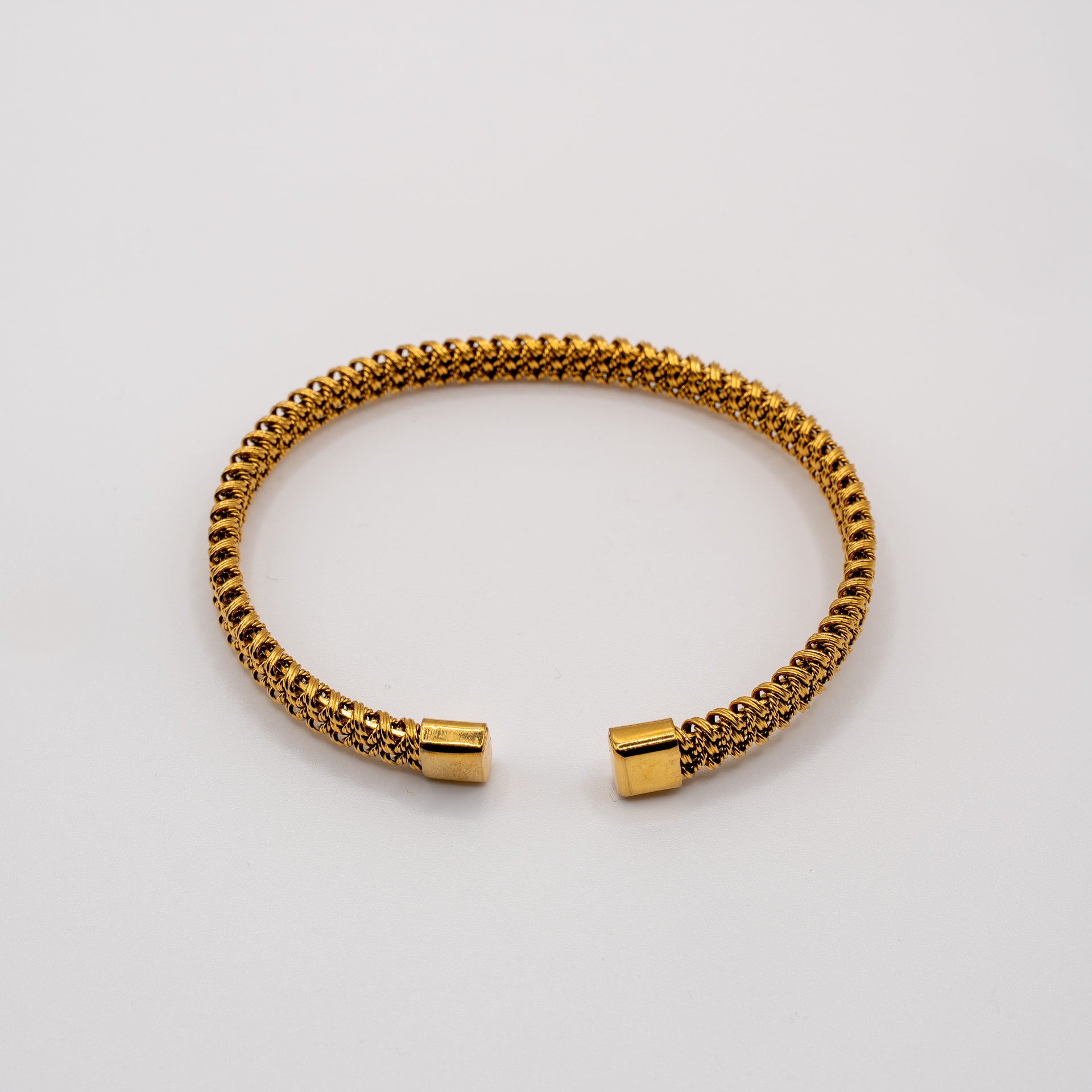 The Basics - Soft Twisted Bracelet - Goud