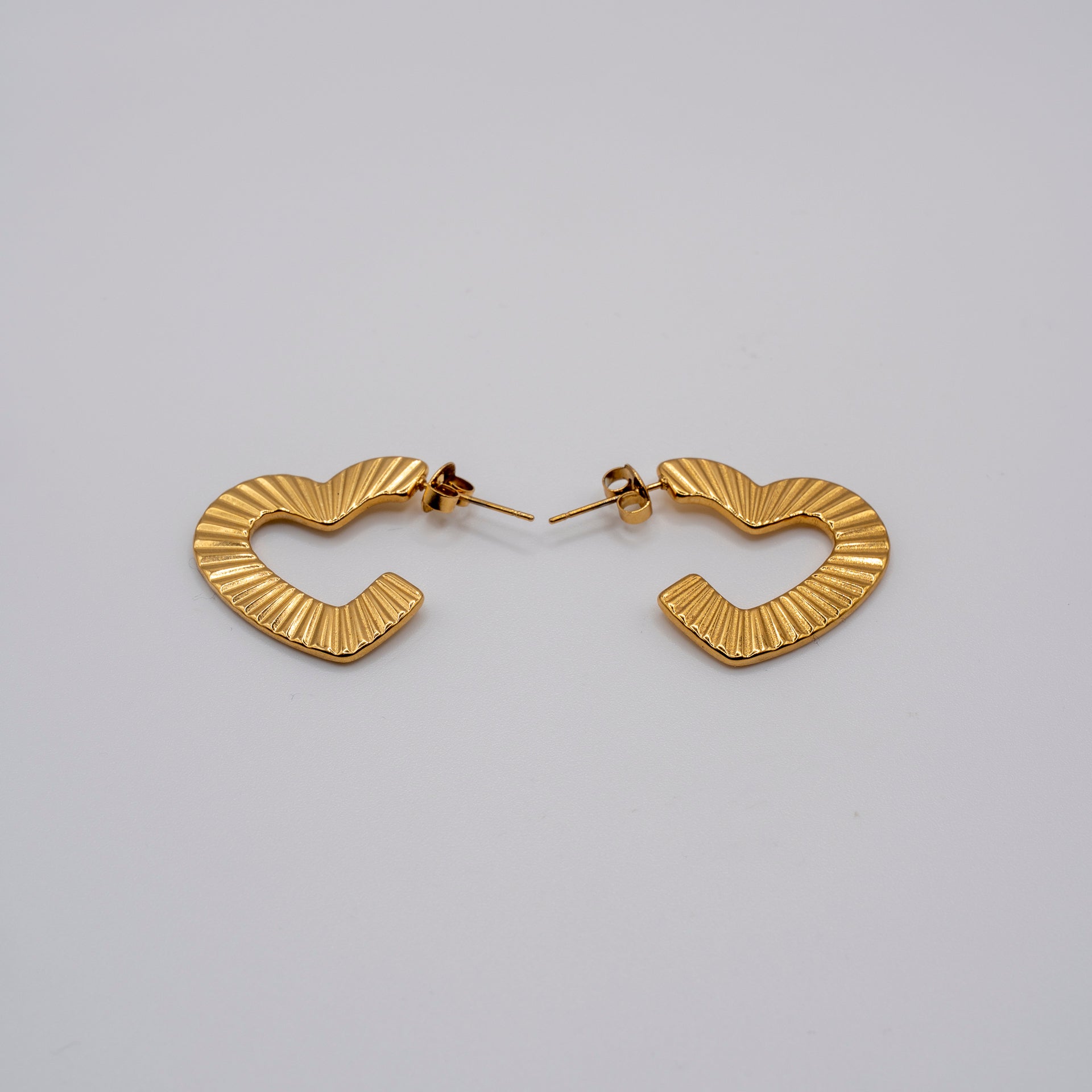 The Heart Collection - With Open Heart Oorbellen - Goud