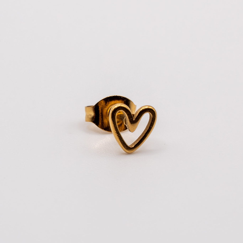 Love Heart steker - Stainless steel gouden oorsteker in de vorm van een hartje dat open is aan de binnenkant